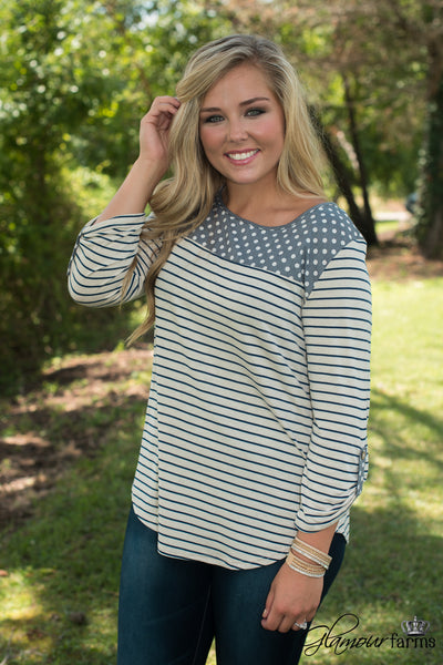 Crossing Paths Top - Oatmeal/Navy
