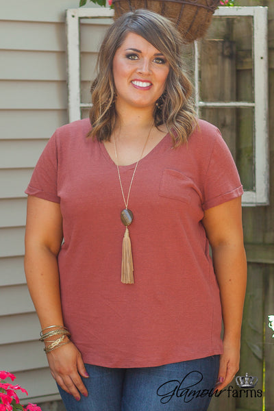 Curvy| Gretchen Pocket Tee - Rust