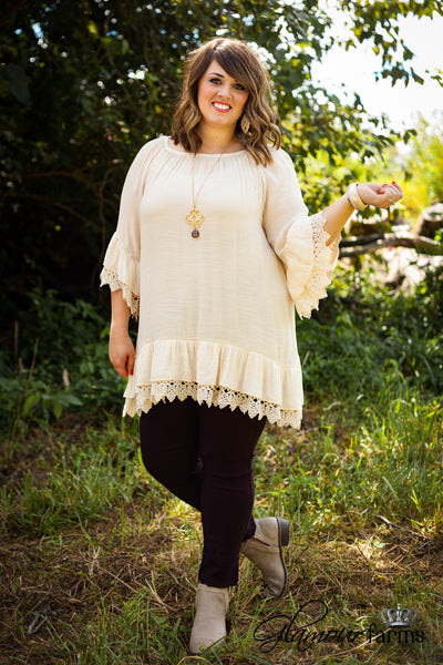 *1 LEFT - 3XL* Curvy| Minie Lace Tunic - Ivory