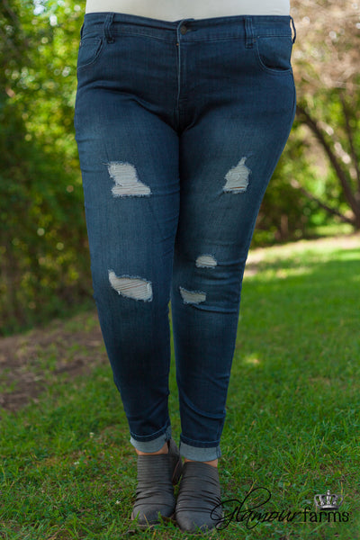 Curvy| Sophia Distressed Skinny Jean - Dark Wash