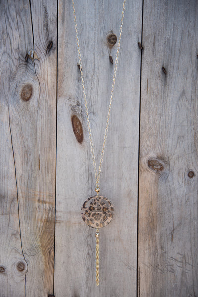 Zen Resin Pendant Necklace - Leopard Brown